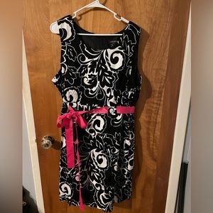 Lane Bryant Black and White Dress Size 26